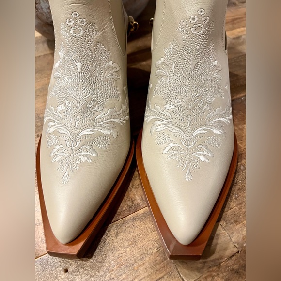 NWT✨Zimmermann Duncan Low Boots 45 | Bone | EU 39 - Picture 9 of 11